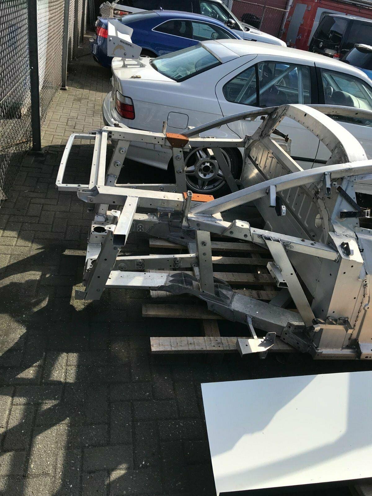 AUDI R8 5.2 V10 BODY - Image 9