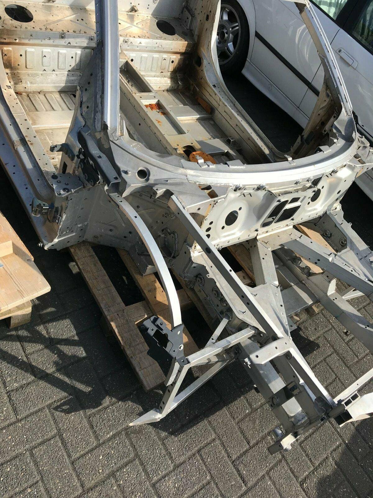 AUDI R8 5.2 V10 BODY - Image 4